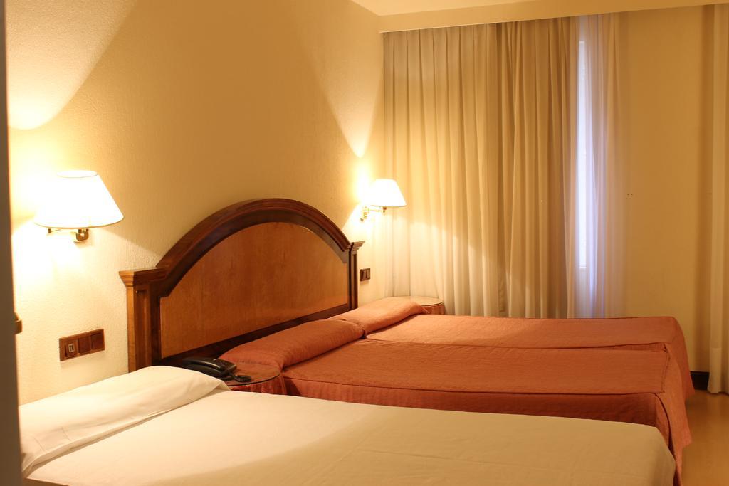 Hotel Monterrey Salamanca Cameră foto